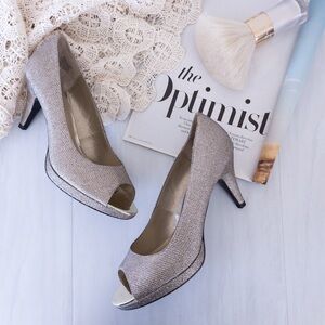 Bandolino • Gold Sparkle Peep Toe Heels